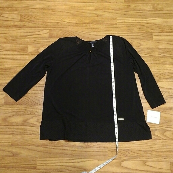 Ellen Tracy 3/4 Sleeve Black Keyhole Top NWT - Picture 5 of 8